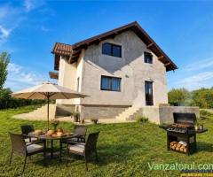 Constructie noua,elegant finisata si echipata,parc privat:1.500 mp, Persani, Brasov