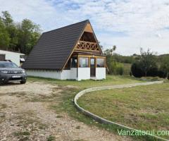 Vand casa cu teren 2500mp