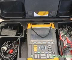Osciloscop Color Fluke 225c
