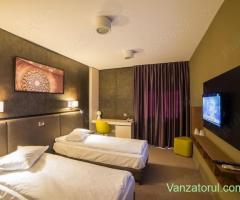 Hotel angajeaza RECEPTIONERA (cu experienta )