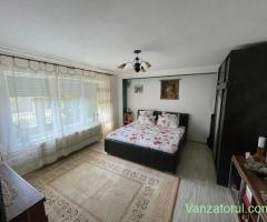 Casa de vanzare cu 4 camere 3 locuri de parcare Giroc