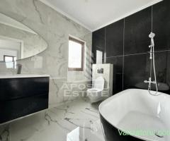 Jumatate de duplex de vanzare, despartit, Dumbravita