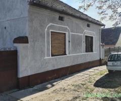 Vând sau schimb casa Opatita