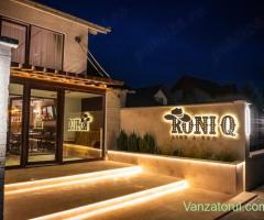 Angajam ospatar ospatarita la restaurant