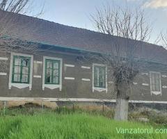 Casă de vânzare la sat
