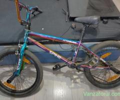 bicicleta BMX nouă adusă din Anglia.